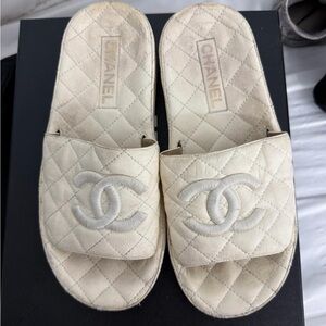 CHANEL Cream Quilted CC Logo Slide Sandals